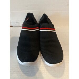 Danskin Charm Womens Black Knit Slip On Sneakers Red White Stripe Size 7 Vegan